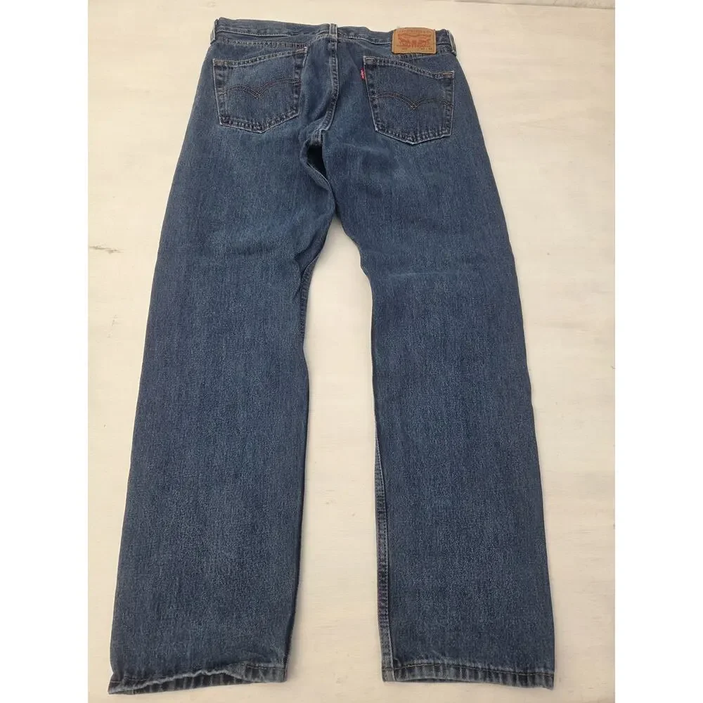 Levis measurements shown